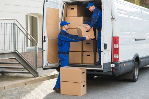 Local Beddington moving support for home and office transport